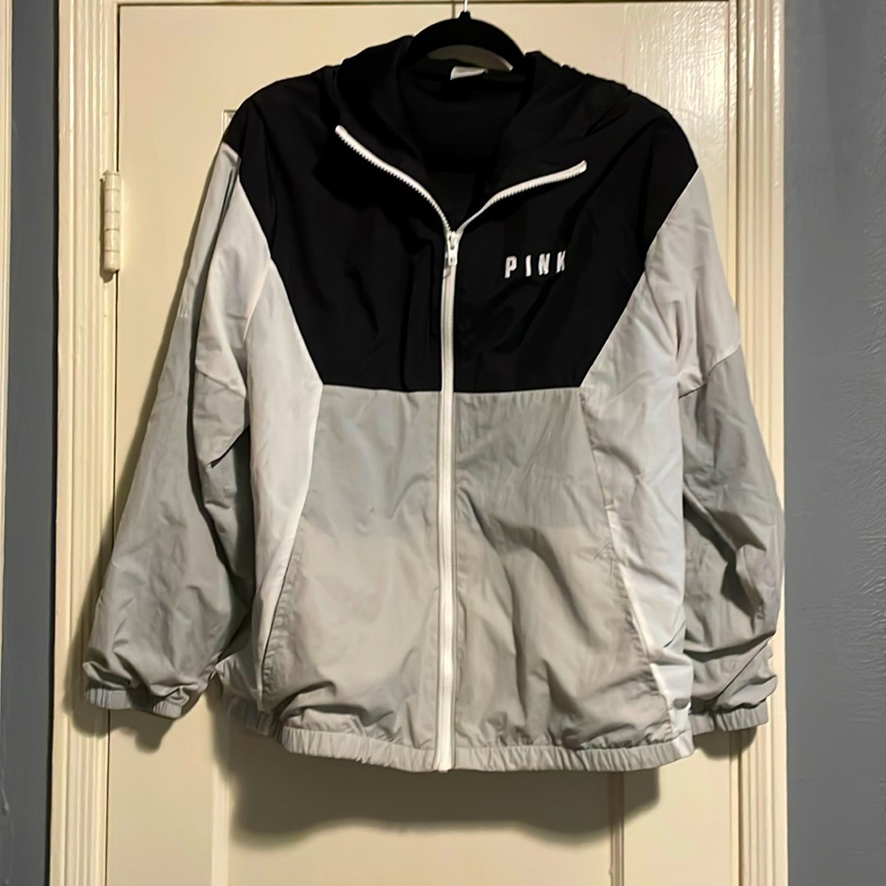 PINK Black/White/Gray windbreaker zip-up jacket in a size MEDIUM/LARGE